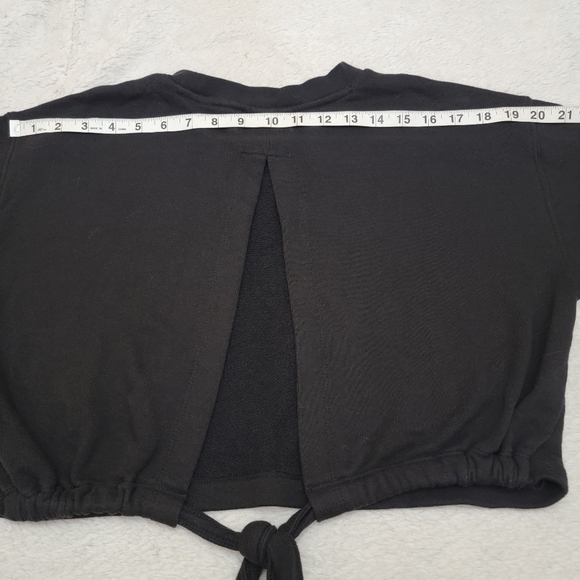 Wilfred Free Aritzia Black Cropped Tie Open Back Wide Sleeves Sweatshirt Size S - Picture 9 of 12